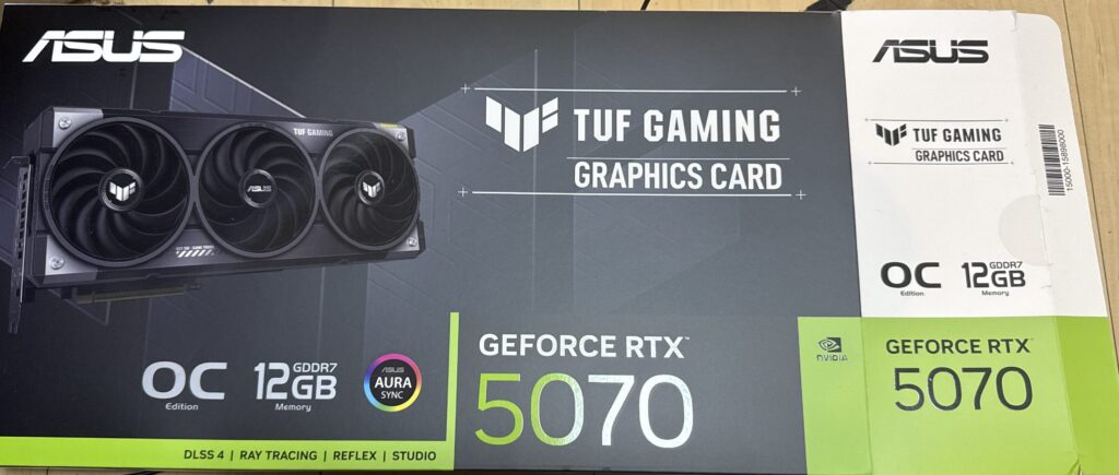 ASUS TUF Gaming GeForce RTX 5070 OC Edition 12GB GDDR7 の外箱